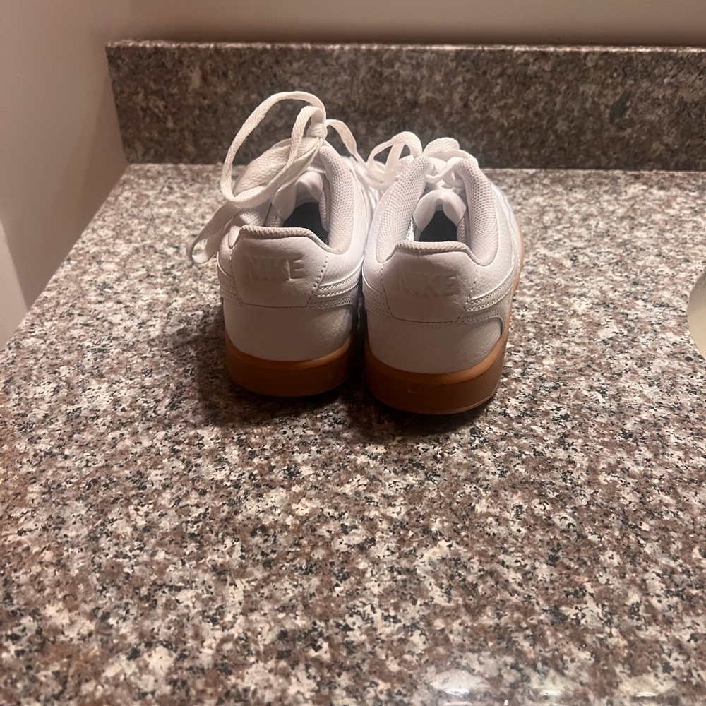 Nike Men's White Sneakers - image 4